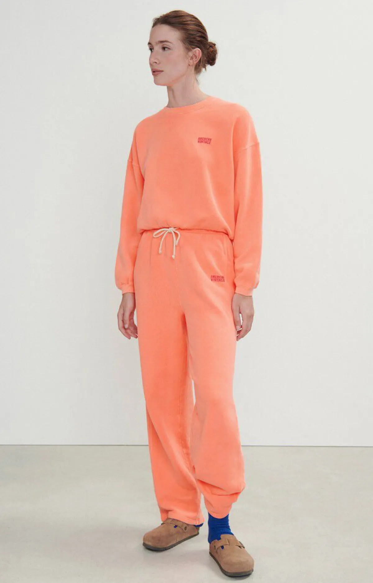 Damen American Vintage |Damensweatshirt Izubird Leuchtendes Orange